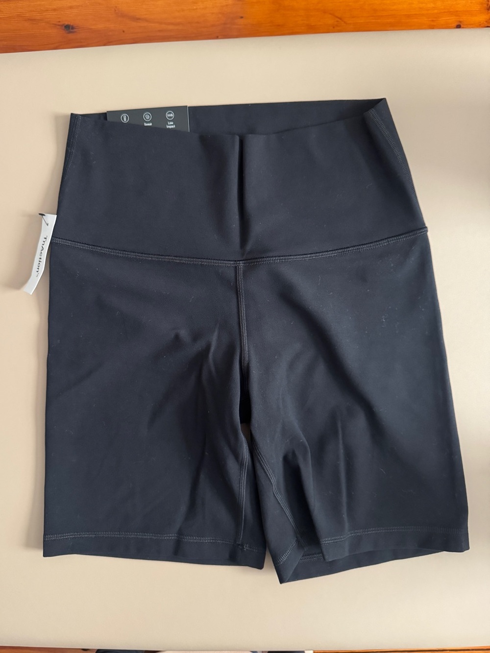 NWT Aritzia TNA Butter Cheeky 7” Hi-Rise Bike Shorts, Black, M